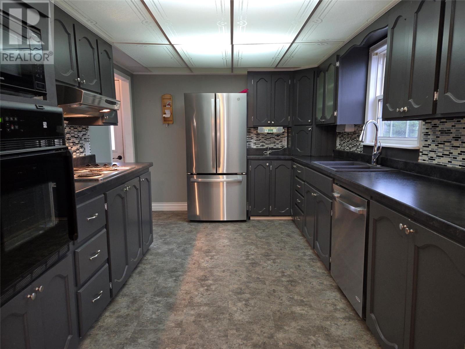 18 Crescent Street Property Photo 4