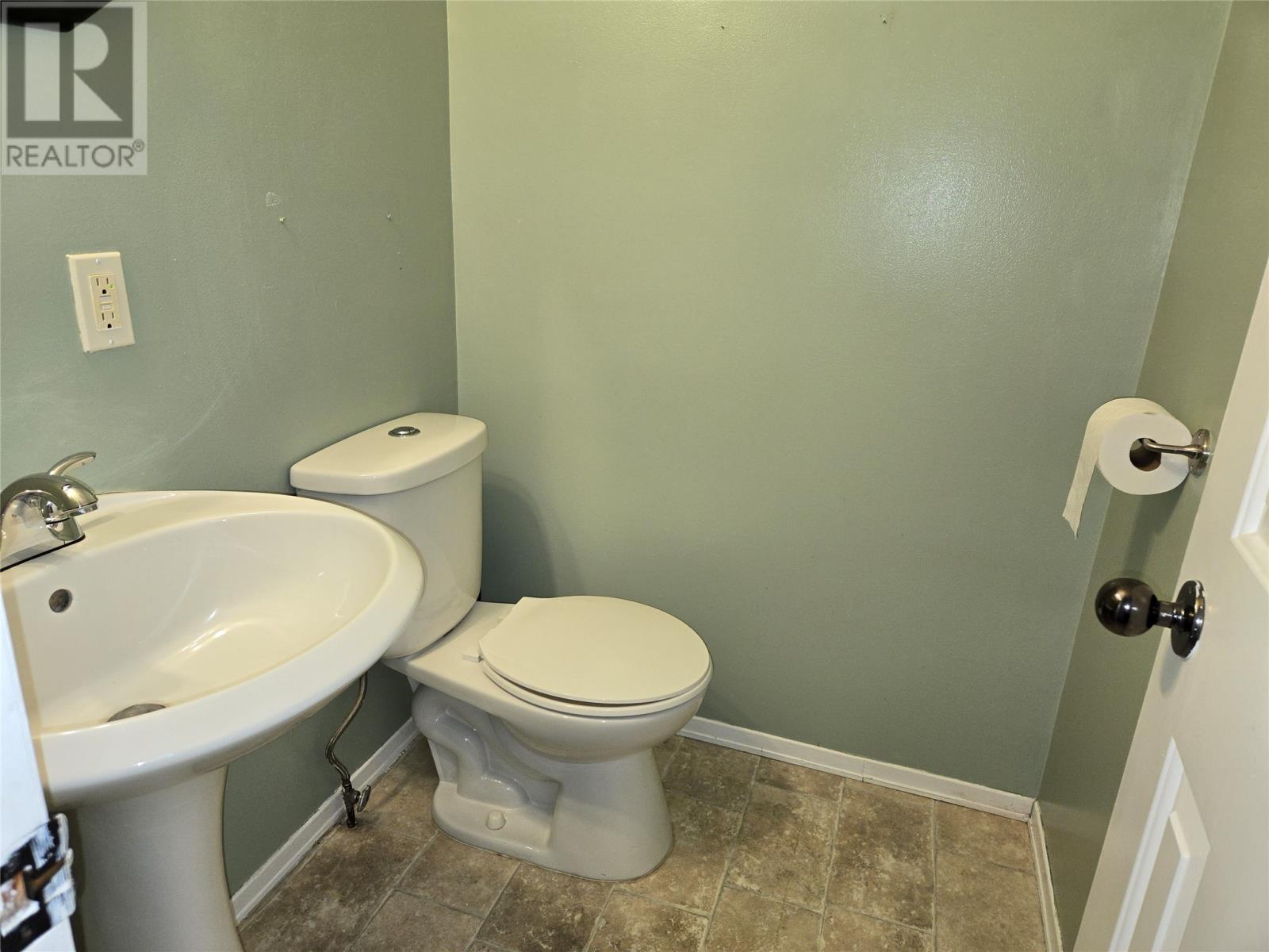 18 Crescent Street Property Photo 6