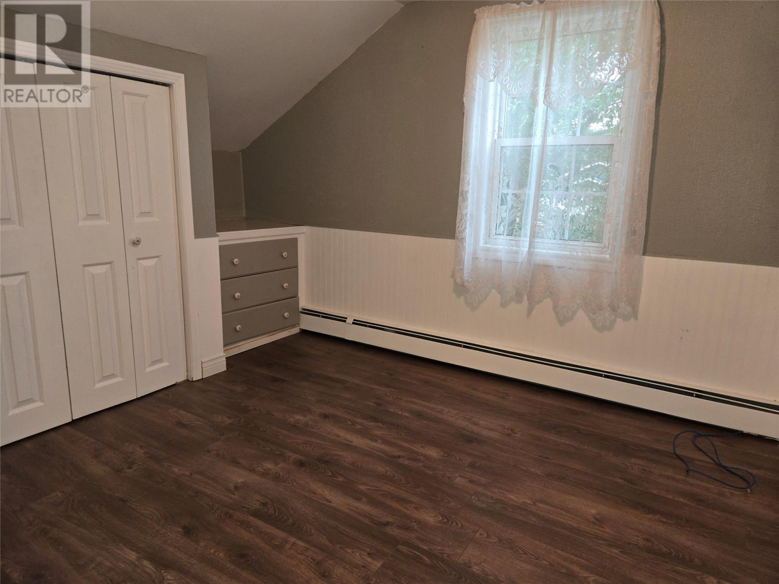18 Crescent Street Property Photo 16