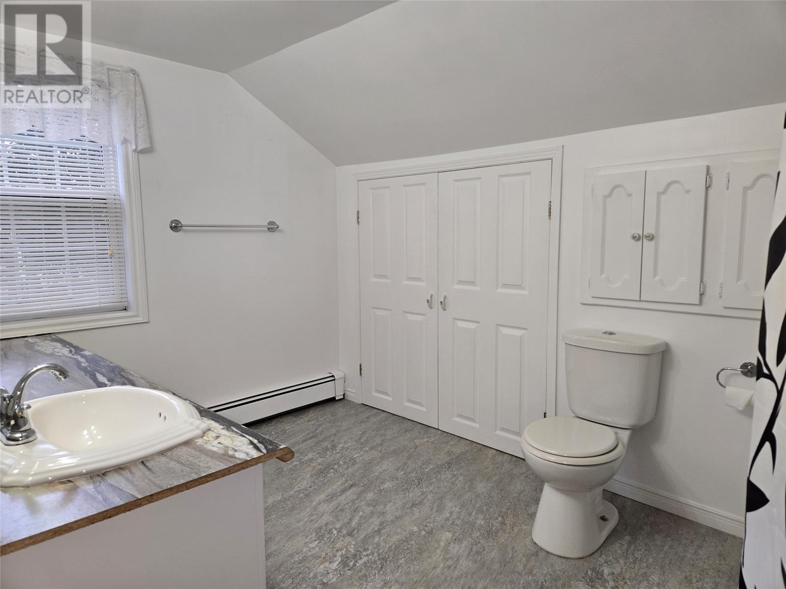 18 Crescent Street Property Photo 17
