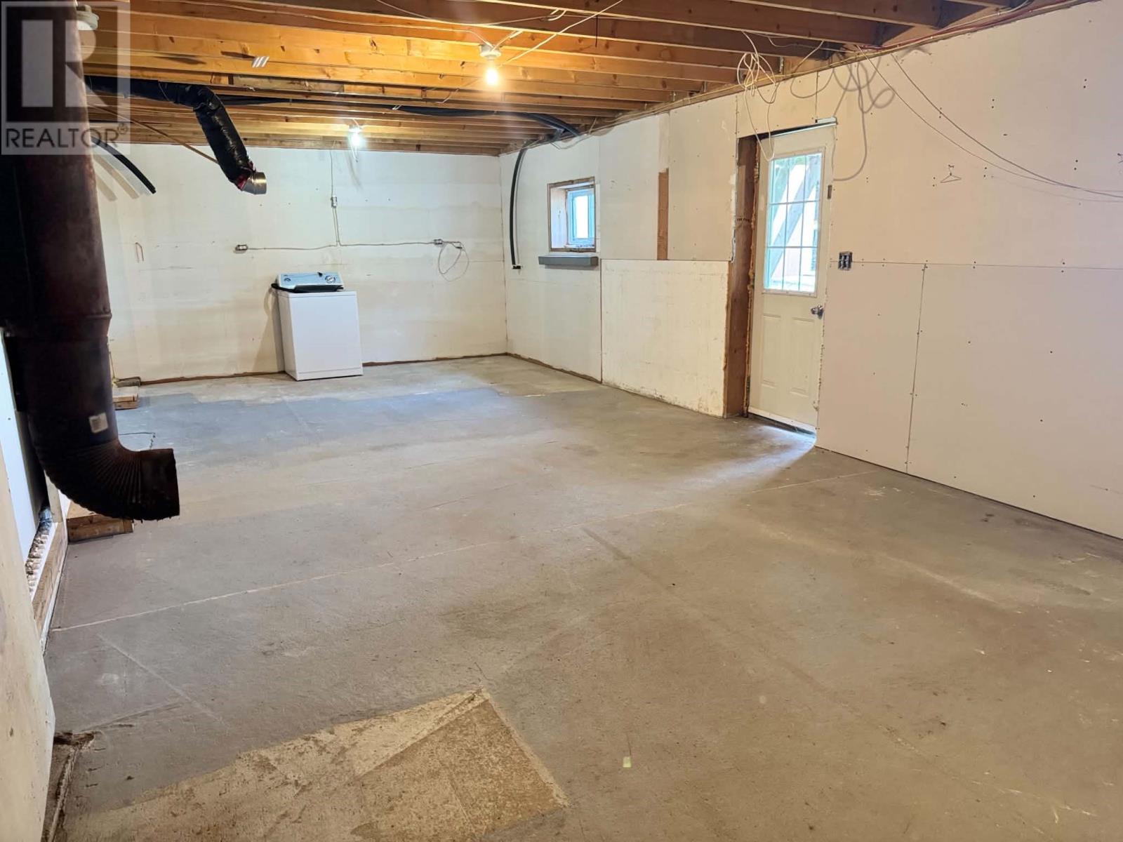 228 Main Street N Property Photo 36
