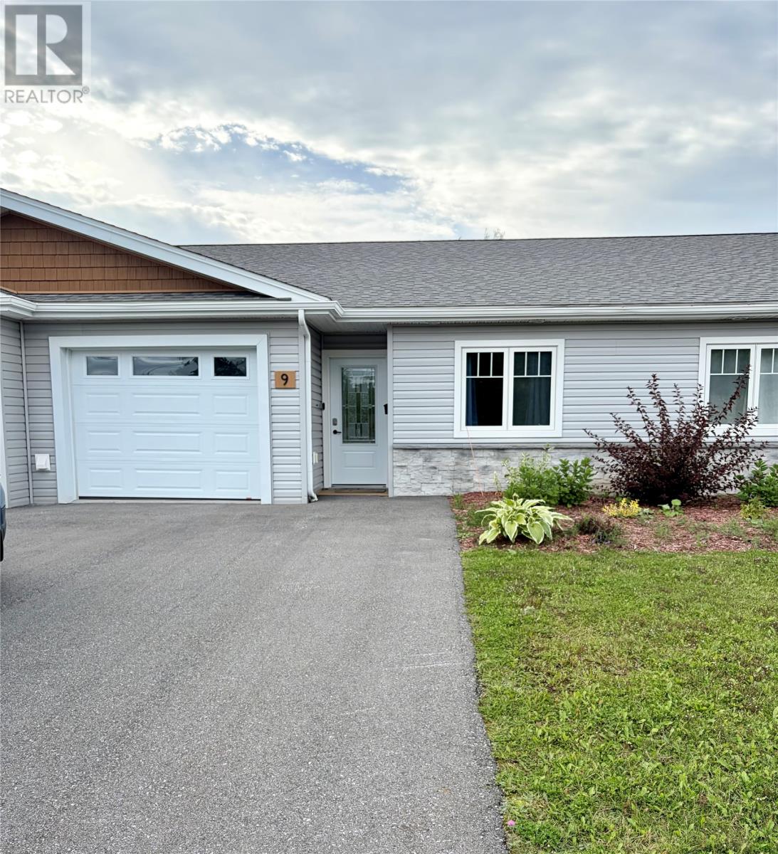 9 Mattie Mitchell Avenue Property Photo 1