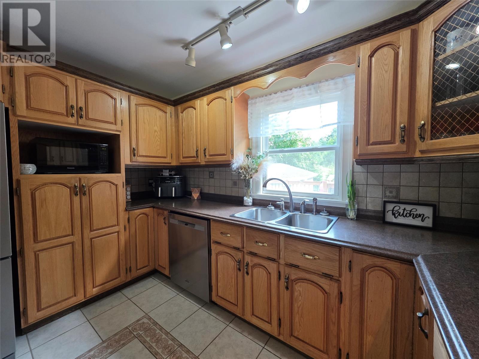 11 Philip Drive Property Photo 4