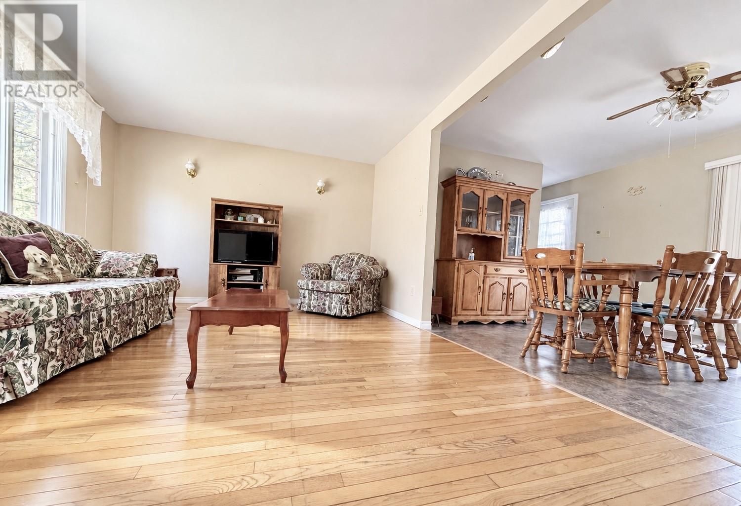 39 Dawson Drive Property Photo 6