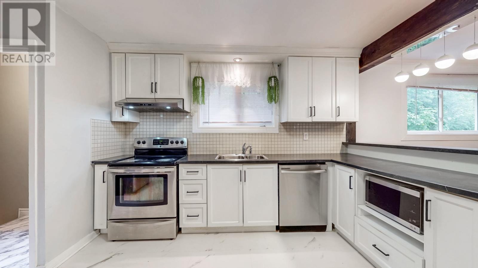 40 Diana Road Property Photo 12
