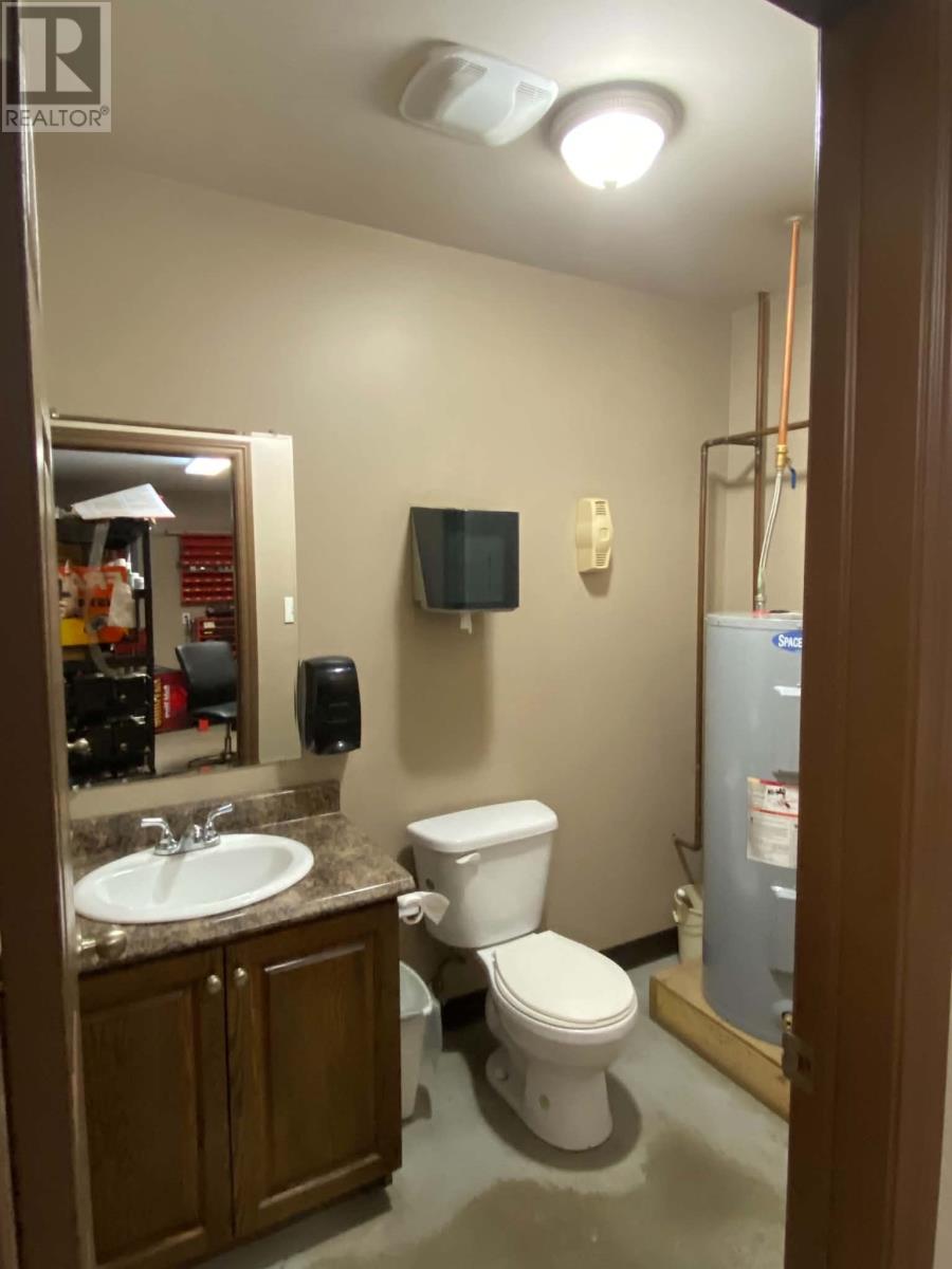 17 Gatehouse Road Property Photo 13