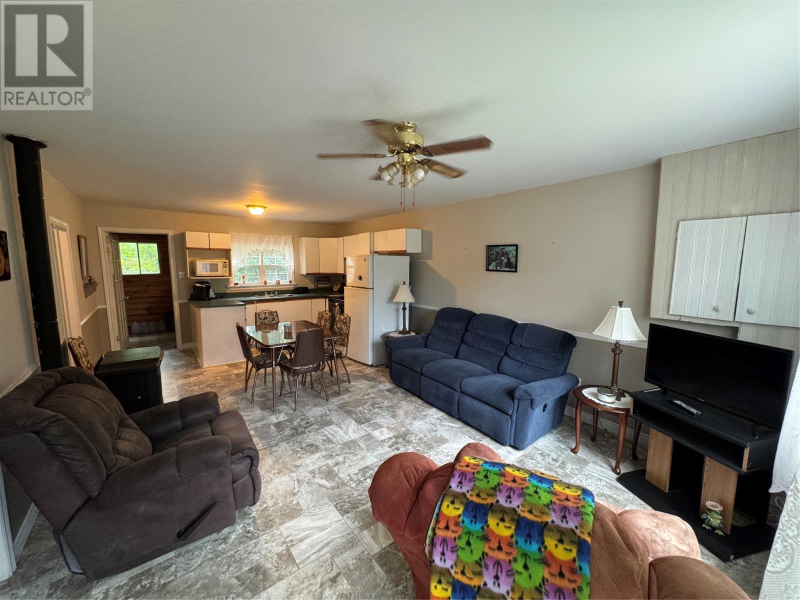 16 Mobile First Pond Road Property Photo 7