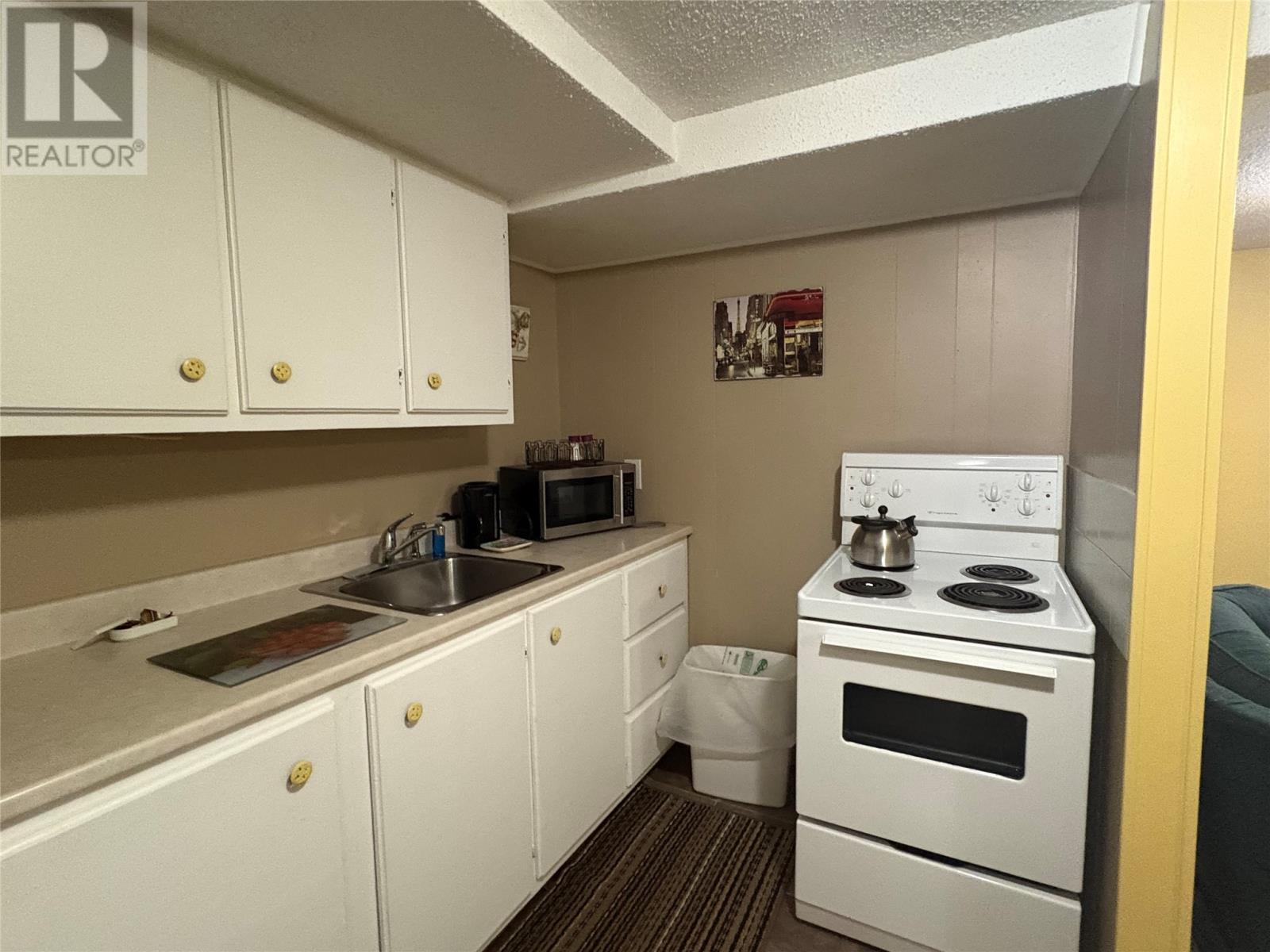 5 White's Avenue Property Photo 36