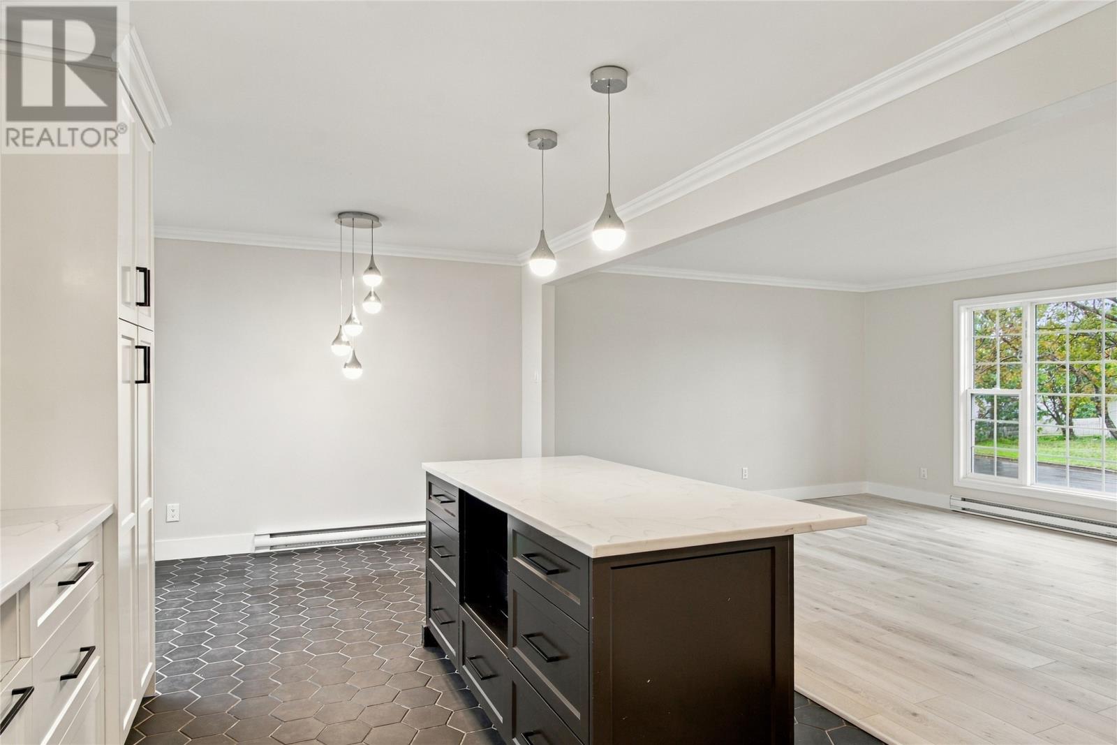 98 Rickenbacker Road Property Photo 10
