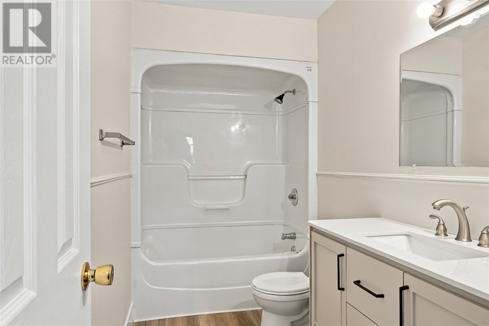 98 Rickenbacker Road Property Photo 11