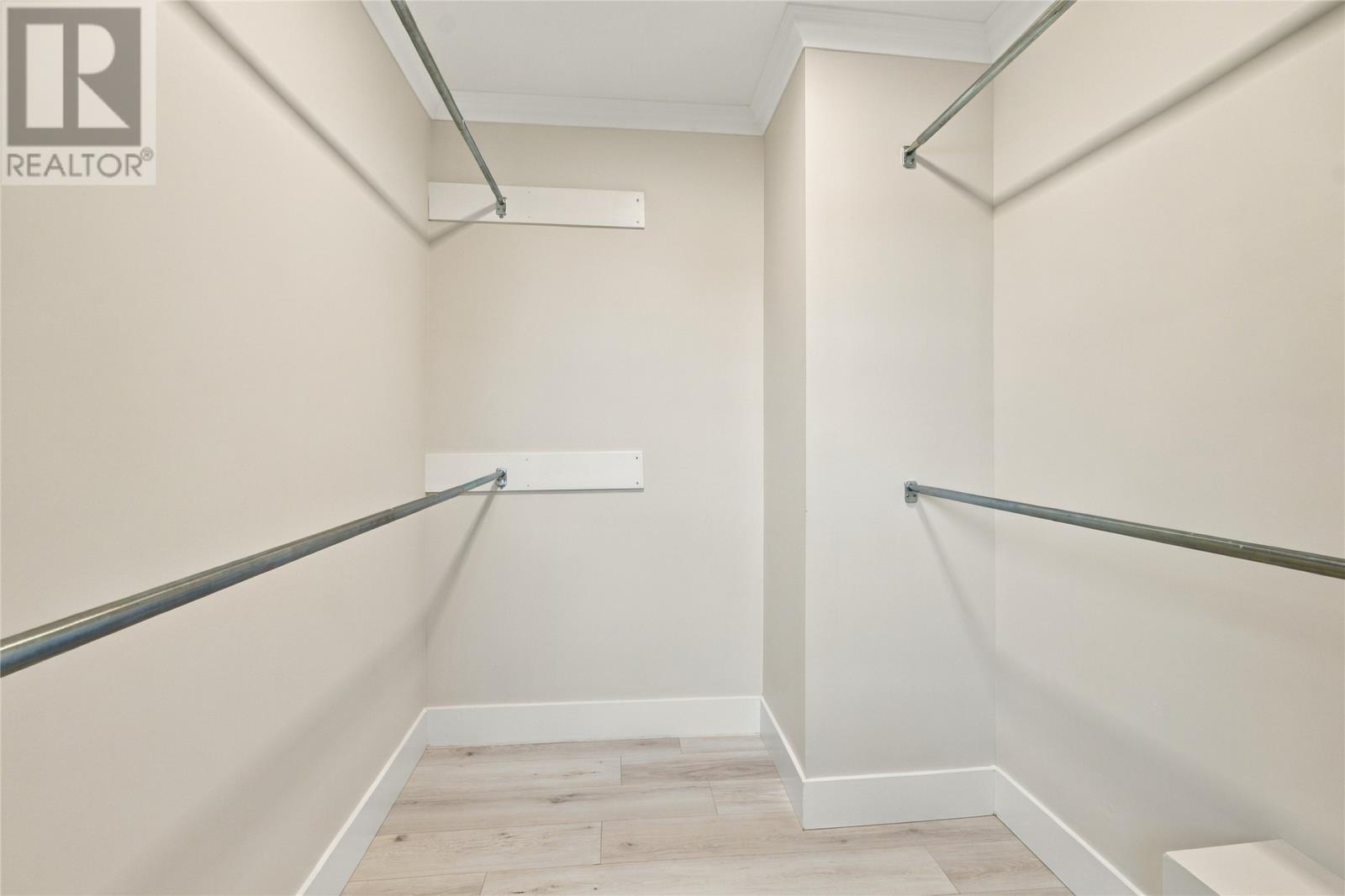 98 Rickenbacker Road Property Photo 13