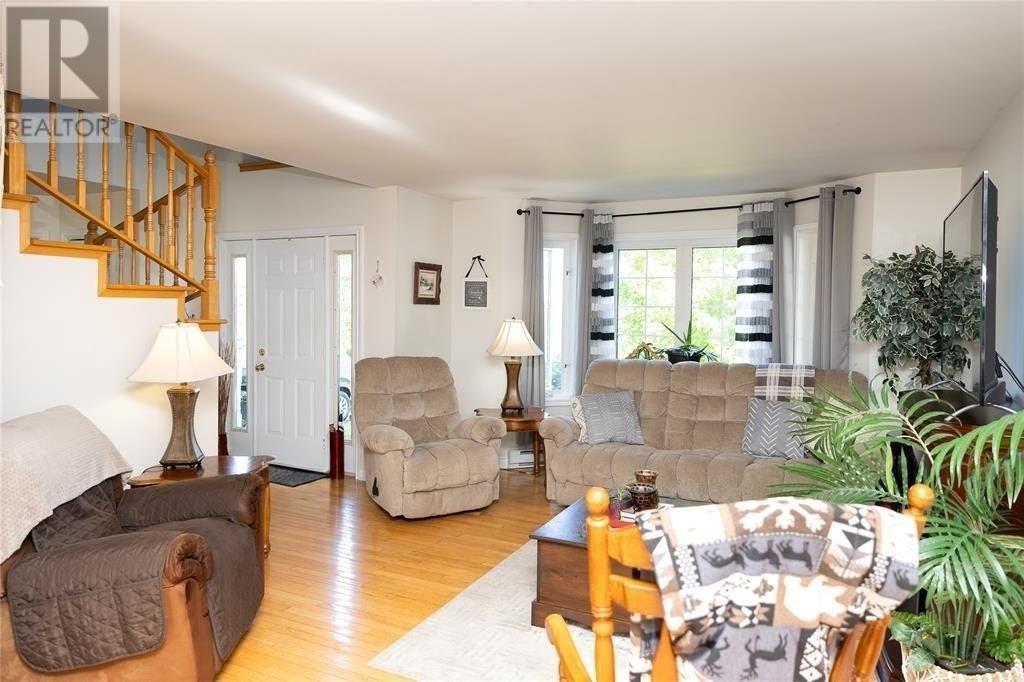 12 Lakeview Place Property Photo 4