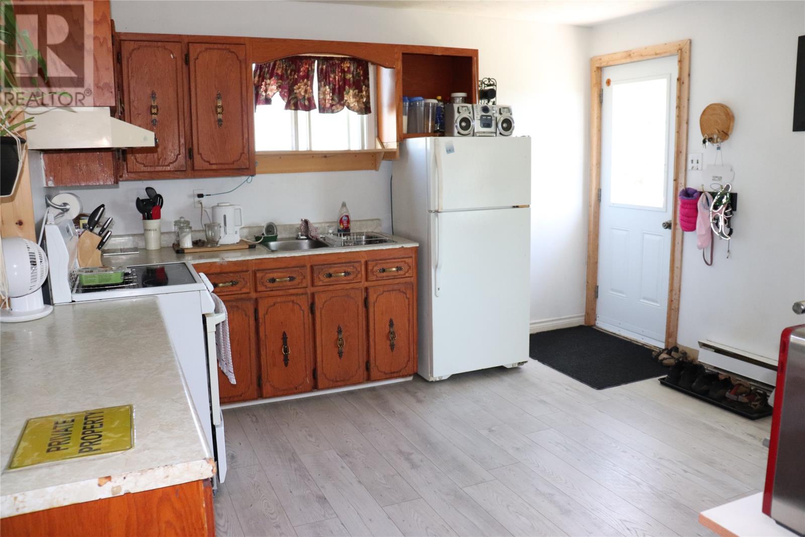 6 Hillview Avenue Property Photo 3