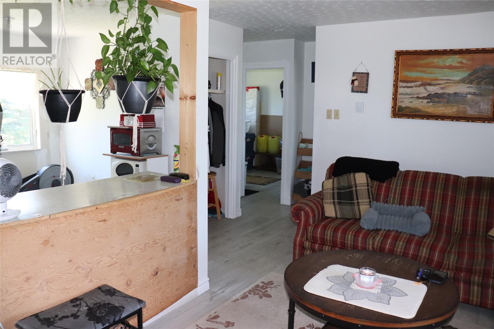 6 Hillview Avenue Property Photo 4