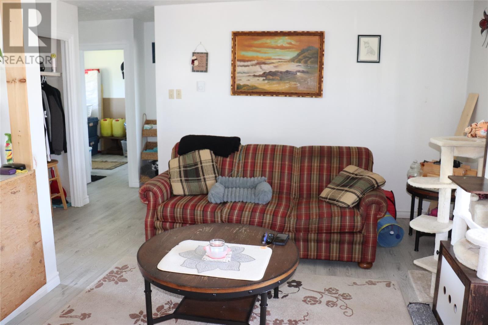 6 Hillview Avenue Property Photo 5