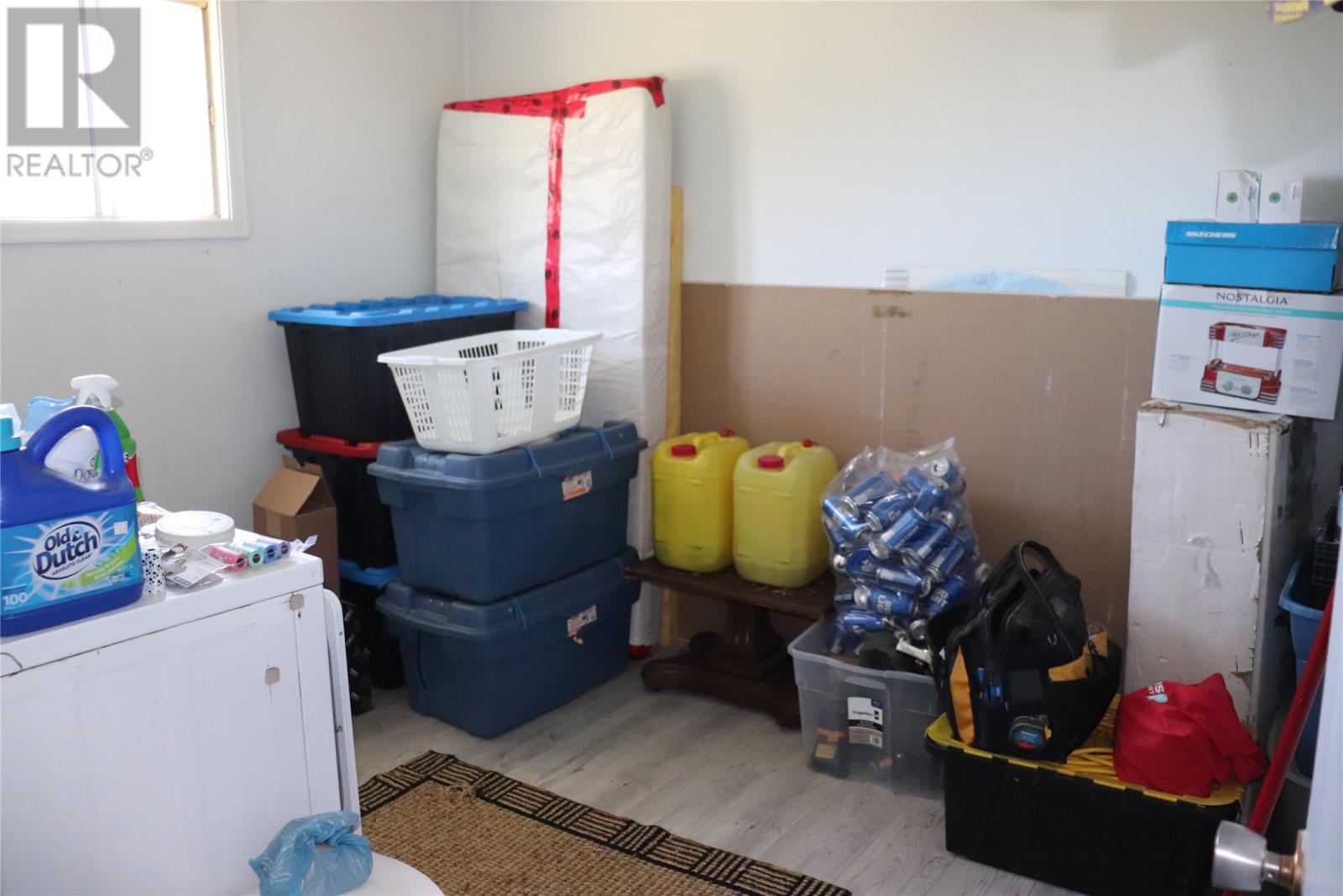 6 Hillview Avenue Property Photo 8