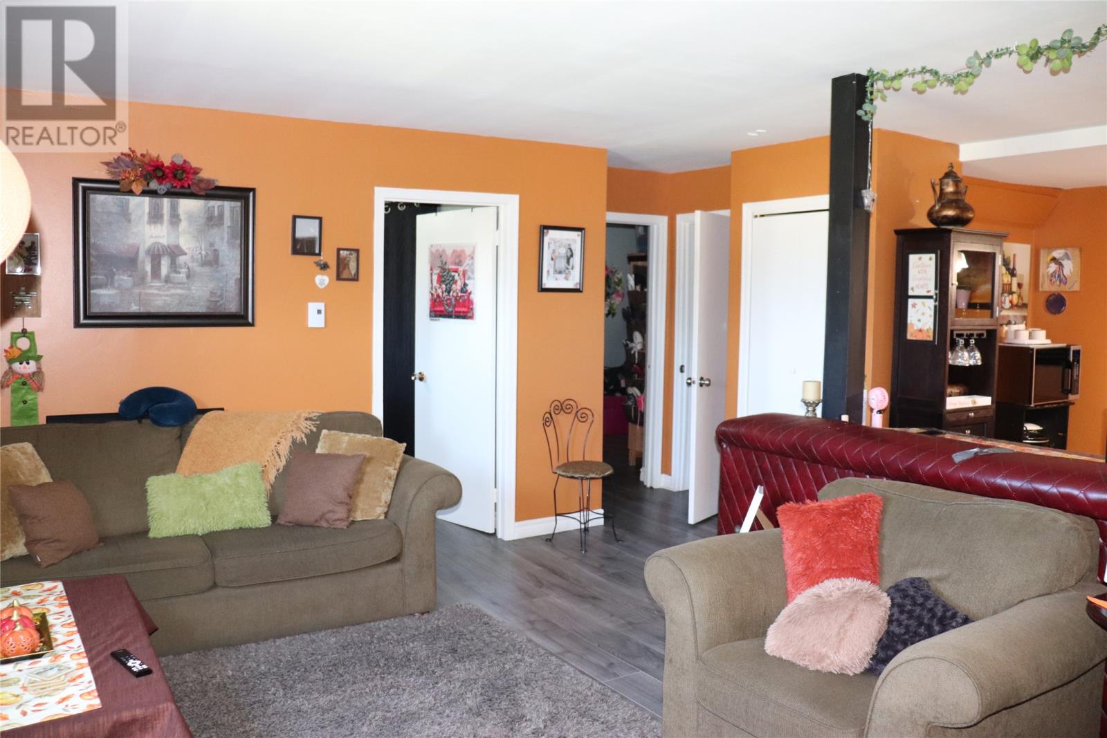 6 Hillview Avenue Property Photo 10