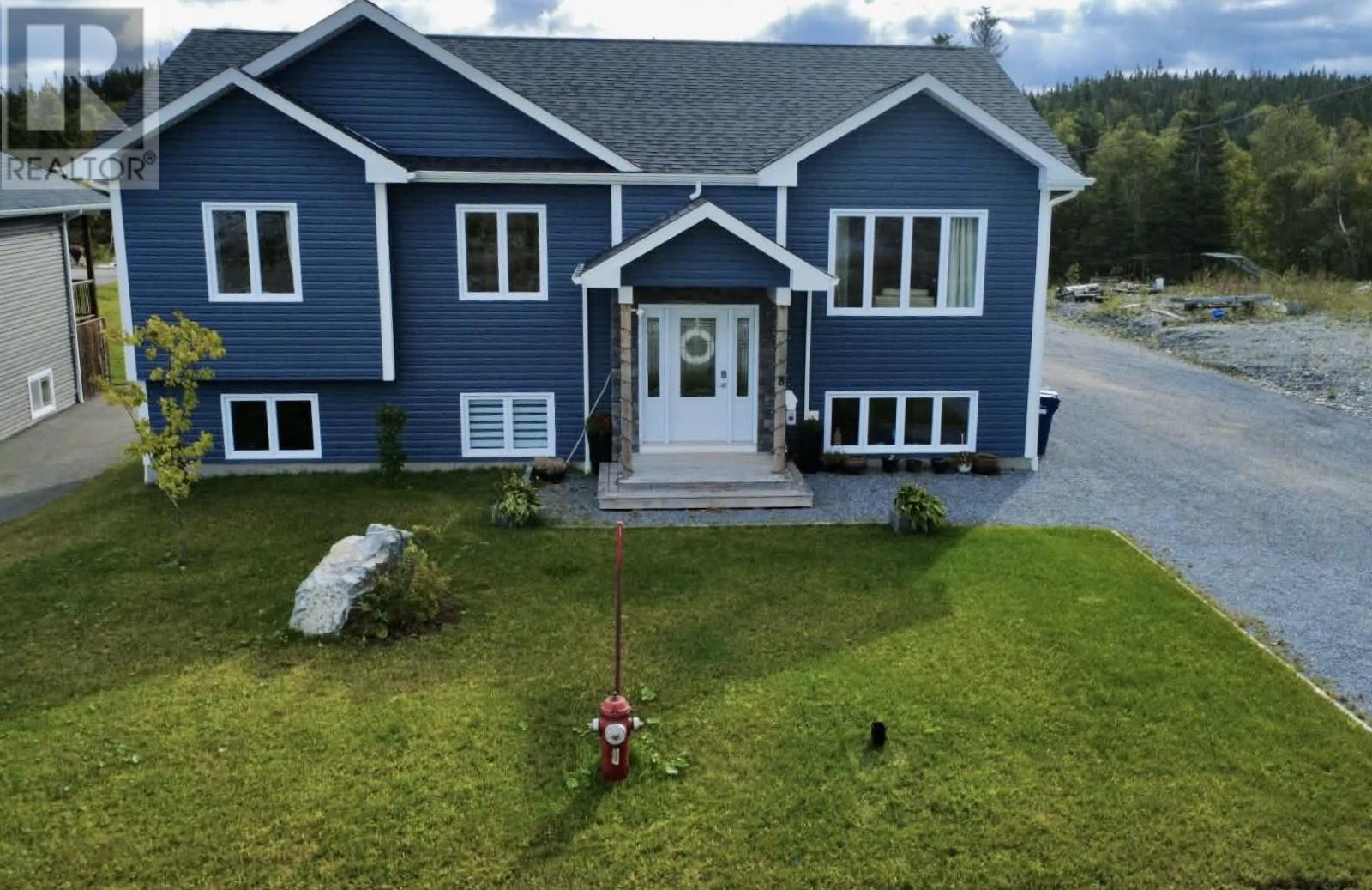 8 Parkway Heights