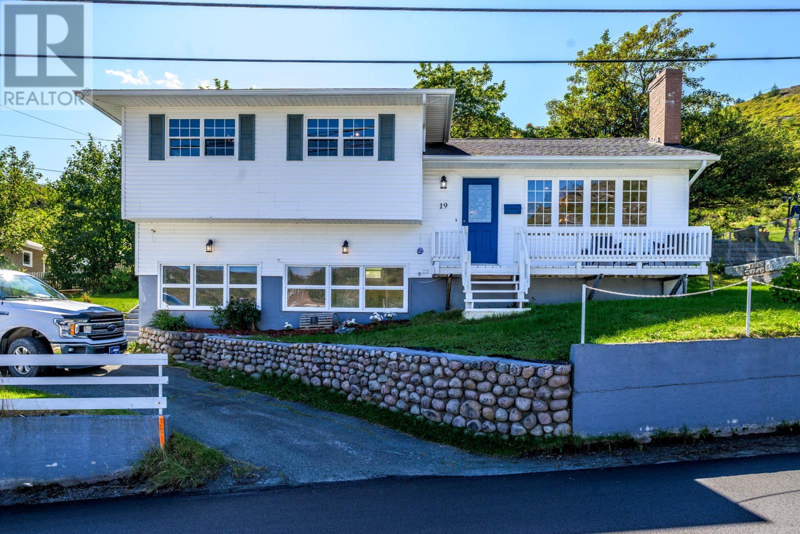 19 Long Run Road Property Photo 1