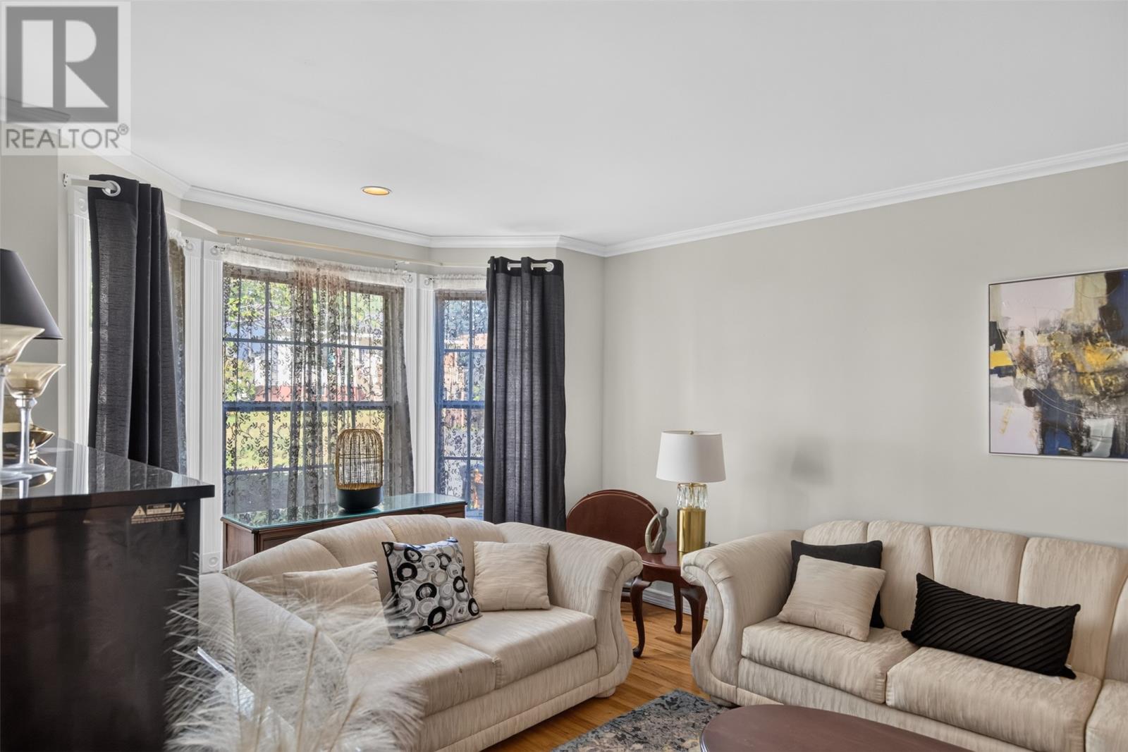21 Symonds Place Property Photo 4