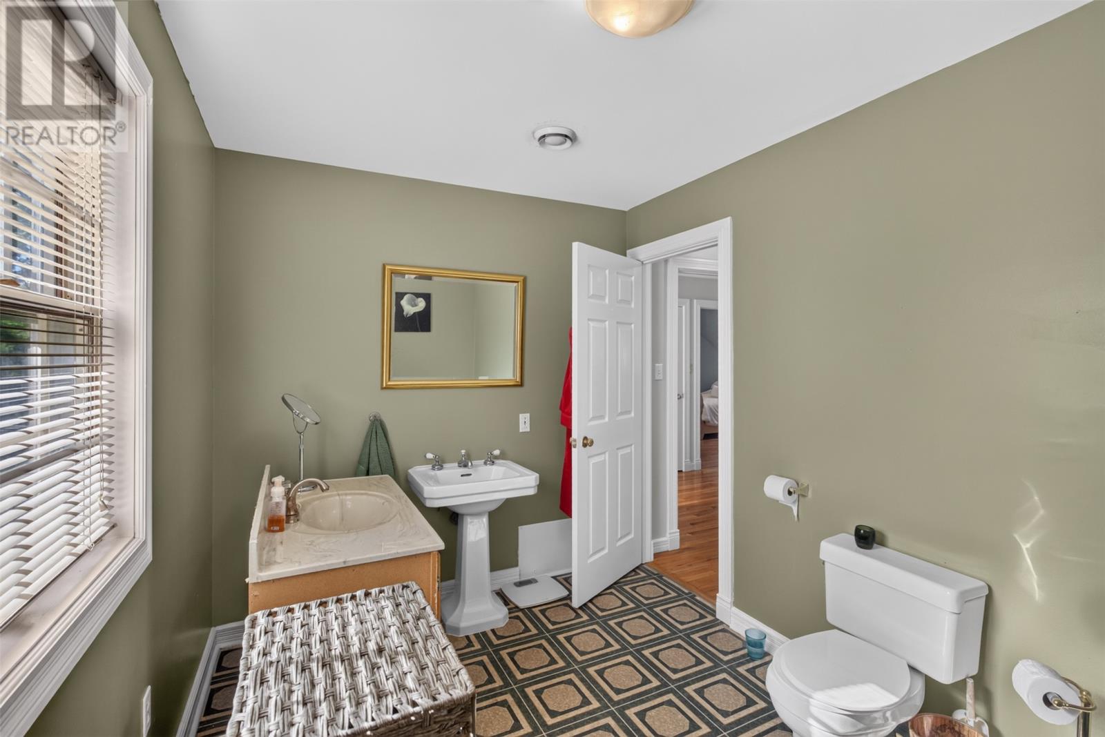 21 Symonds Place Property Photo 23