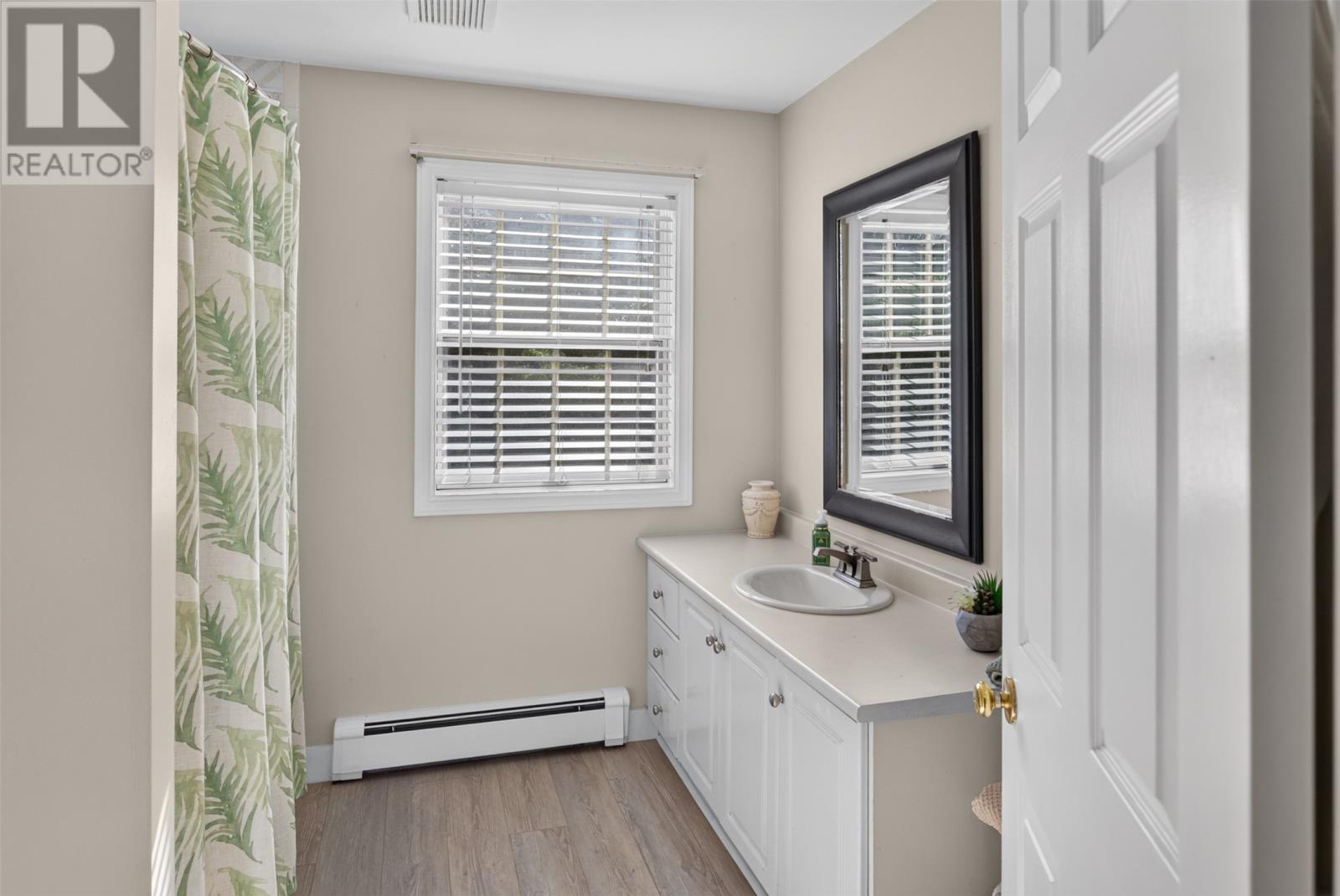 21 Symonds Place Property Photo 27
