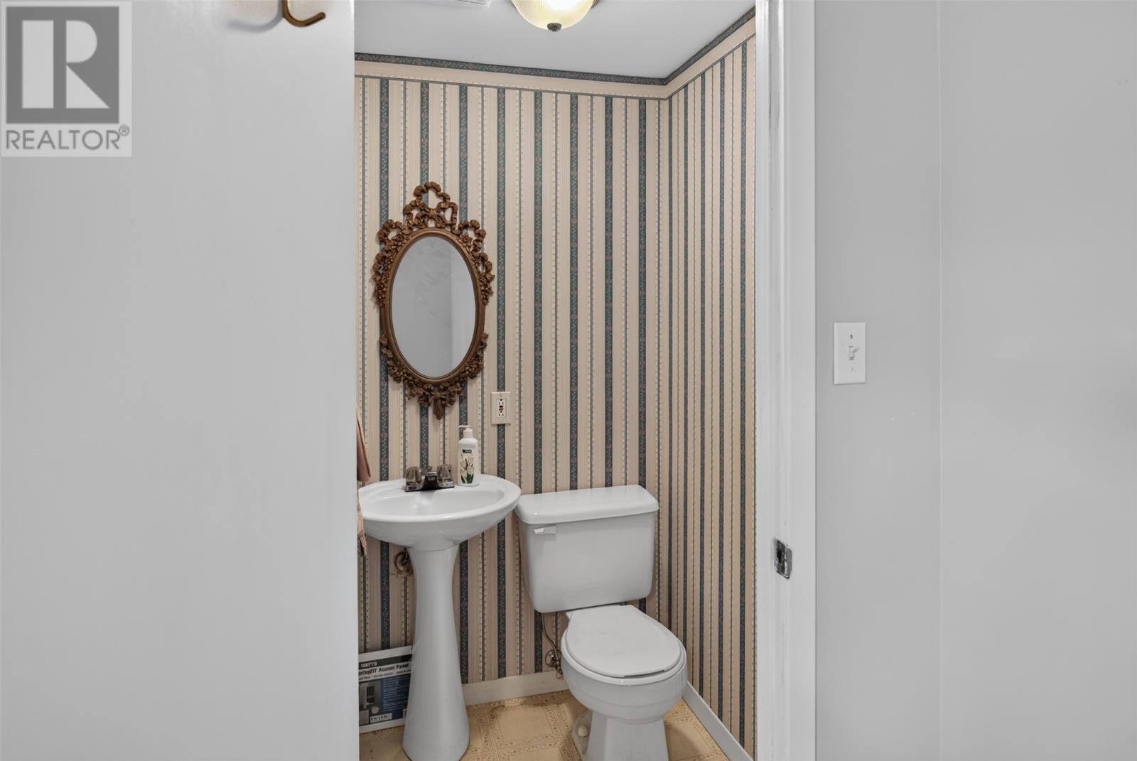 21 Symonds Place Property Photo 31