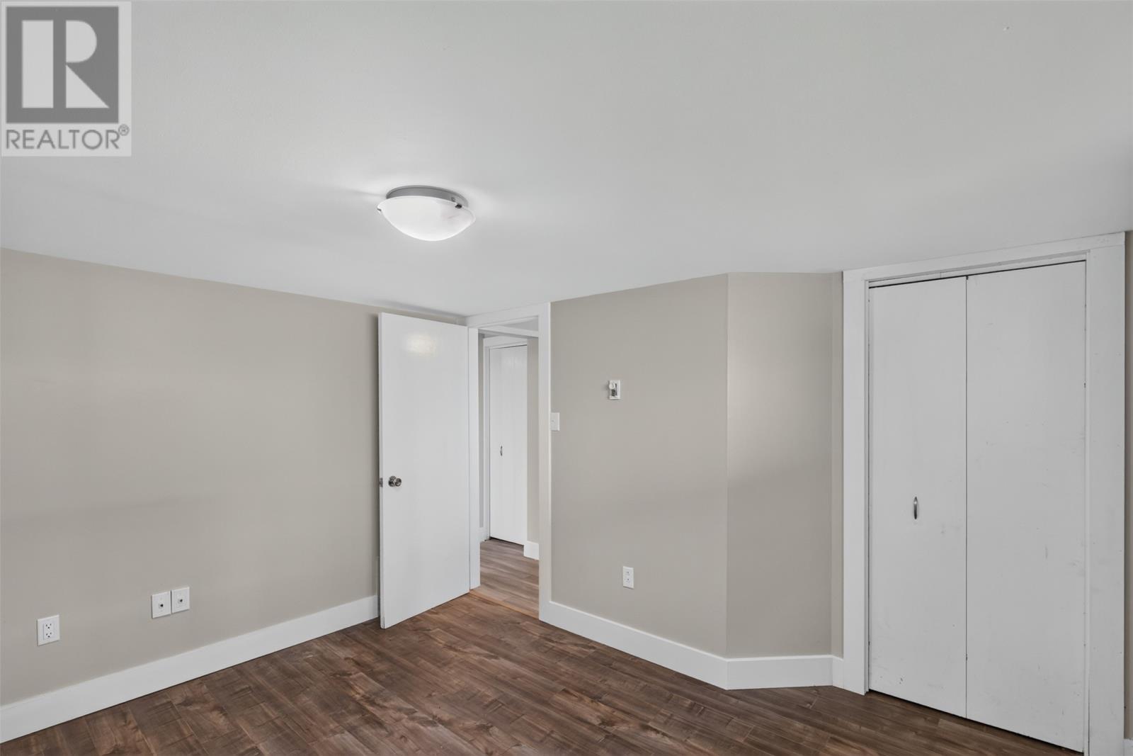 21 Symonds Place Property Photo 34