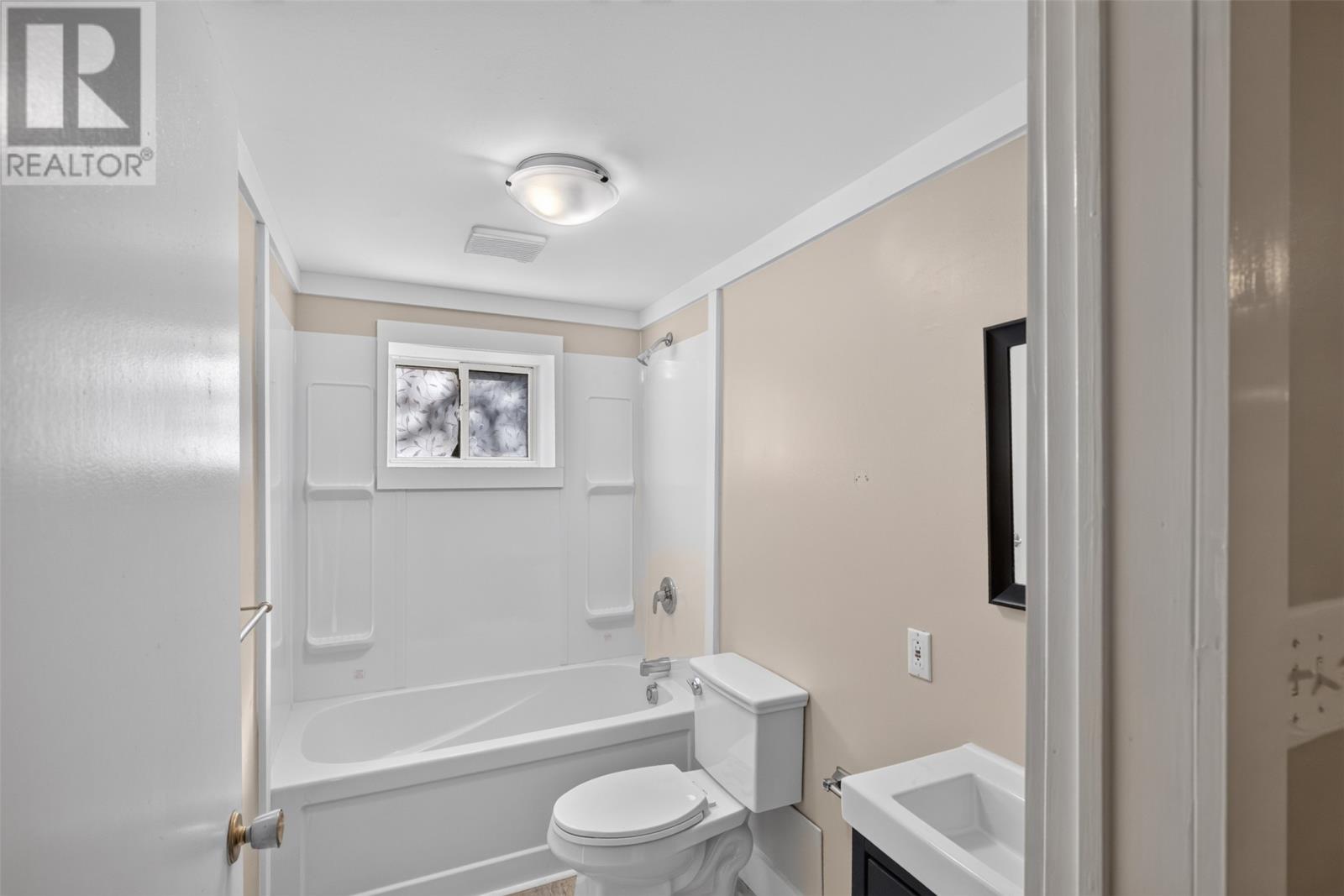 21 Symonds Place Property Photo 35