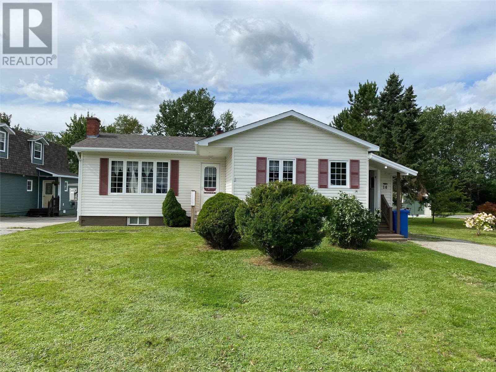 14 Hillview Heights Property Photo 2
