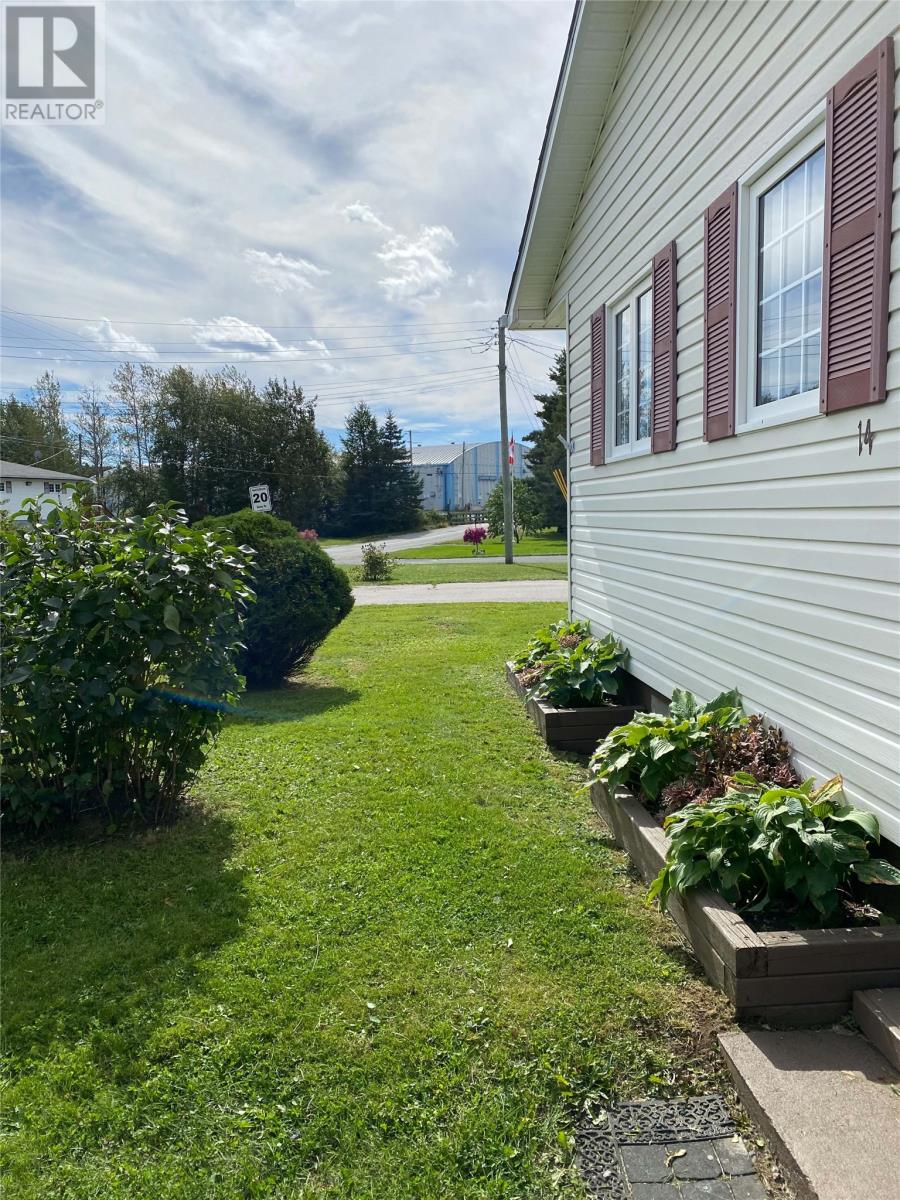 14 Hillview Heights Property Photo 6