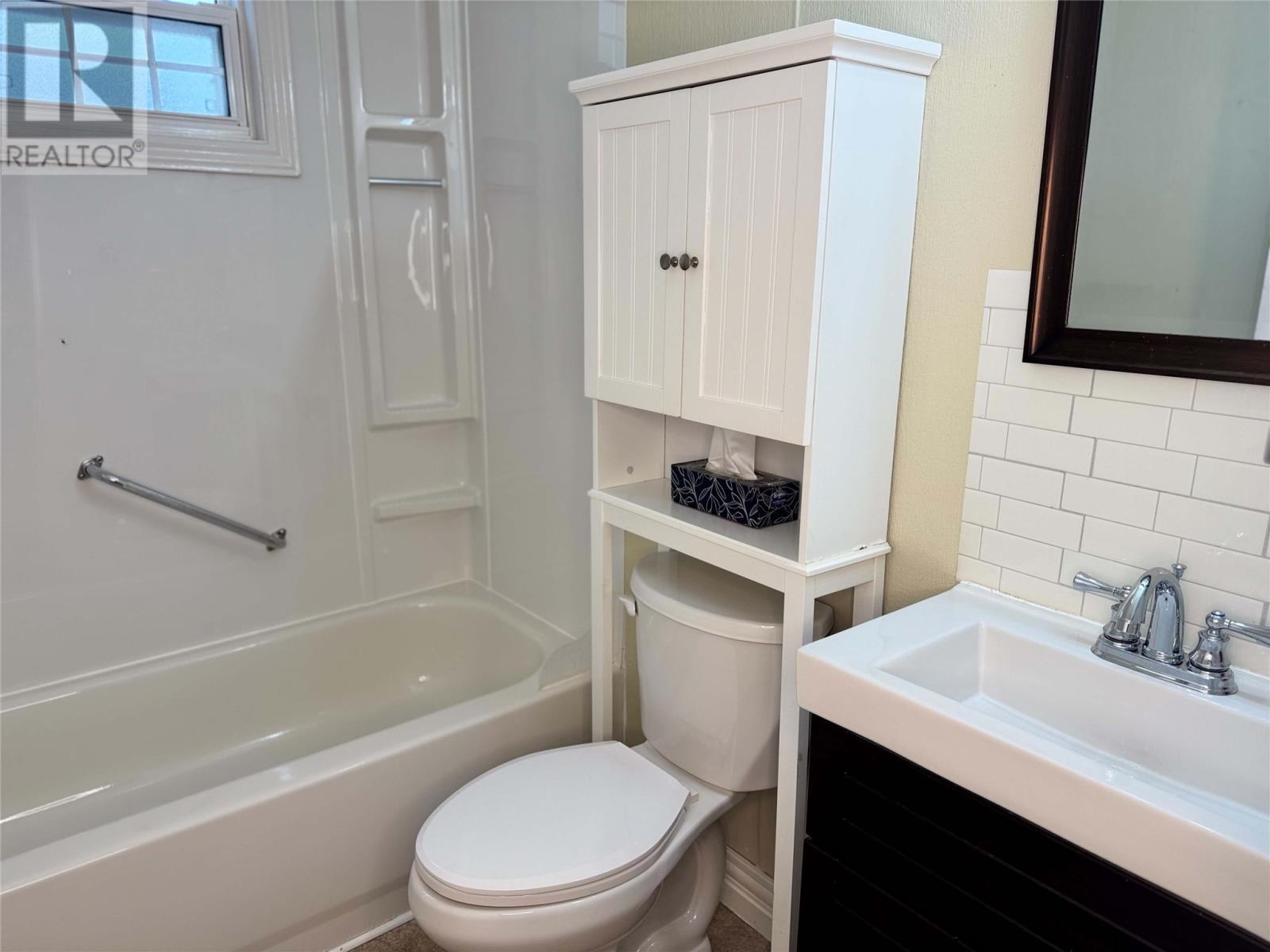 14 Hillview Heights Property Photo 24