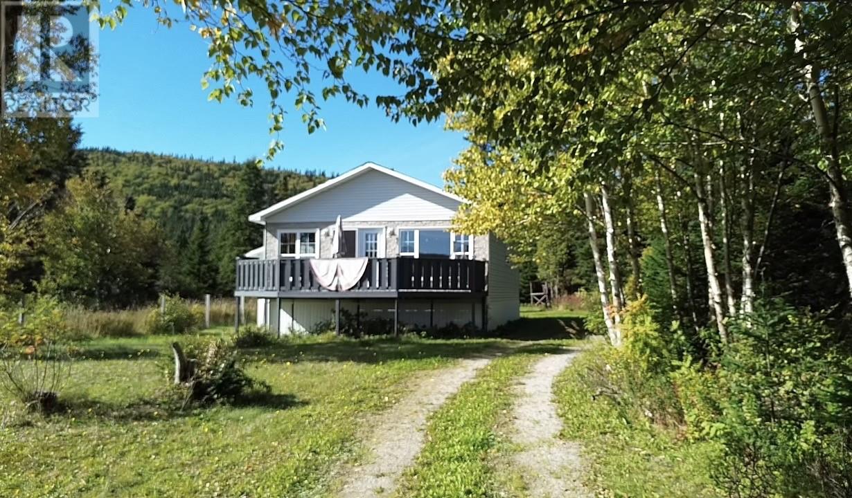 735 Lakeview Road Property Photo 1