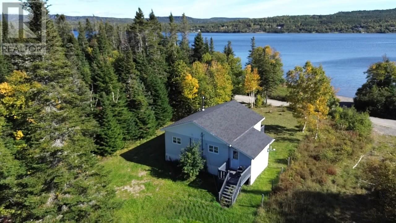 735 Lakeview Road Property Photo 3