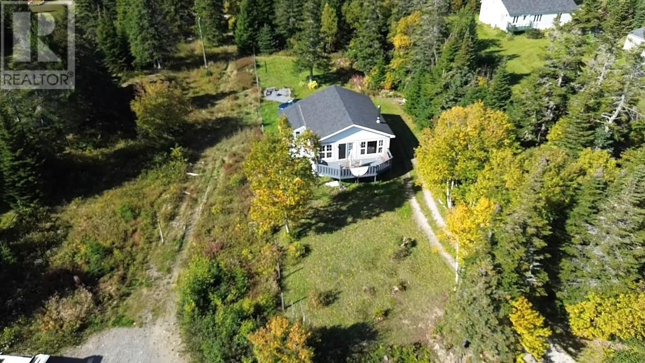 735 Lakeview Road Property Photo 9