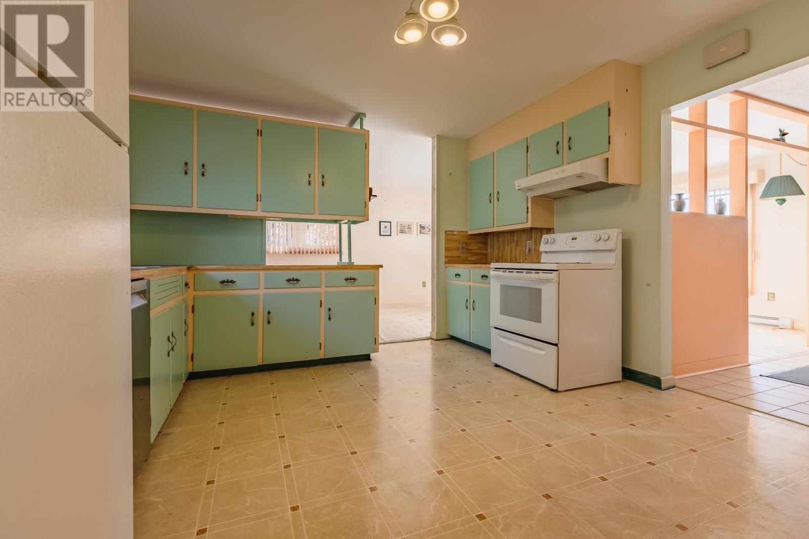 65 North Street Property Photo 4