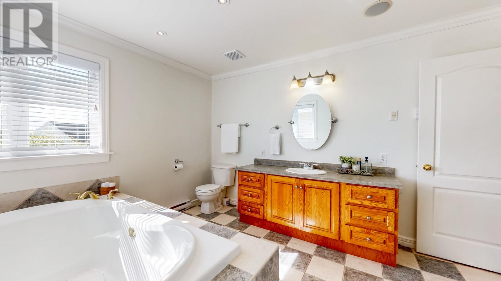 11 Ledingham Place Property Photo 28