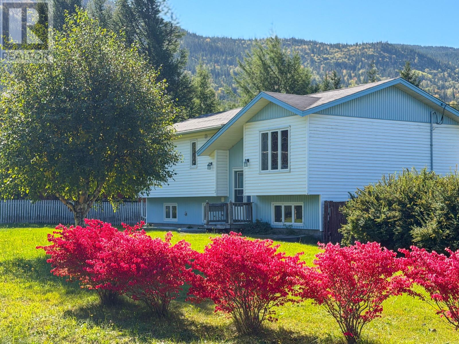 2 Roberts Drive Property Photo 2