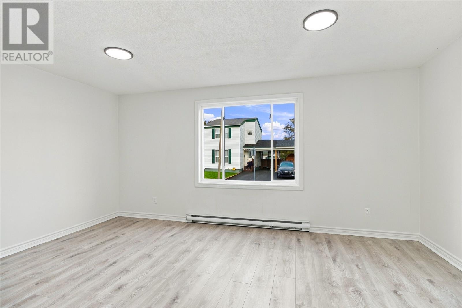 14 Jubilee Place Property Photo 5