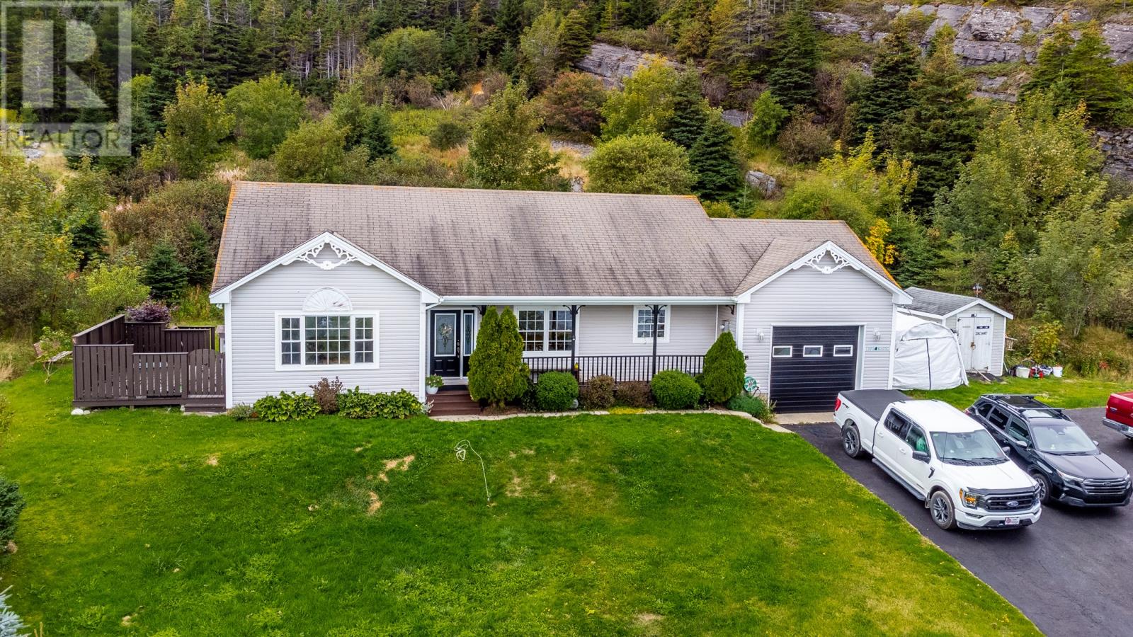 443 Wind Gap Road Property Photo 1