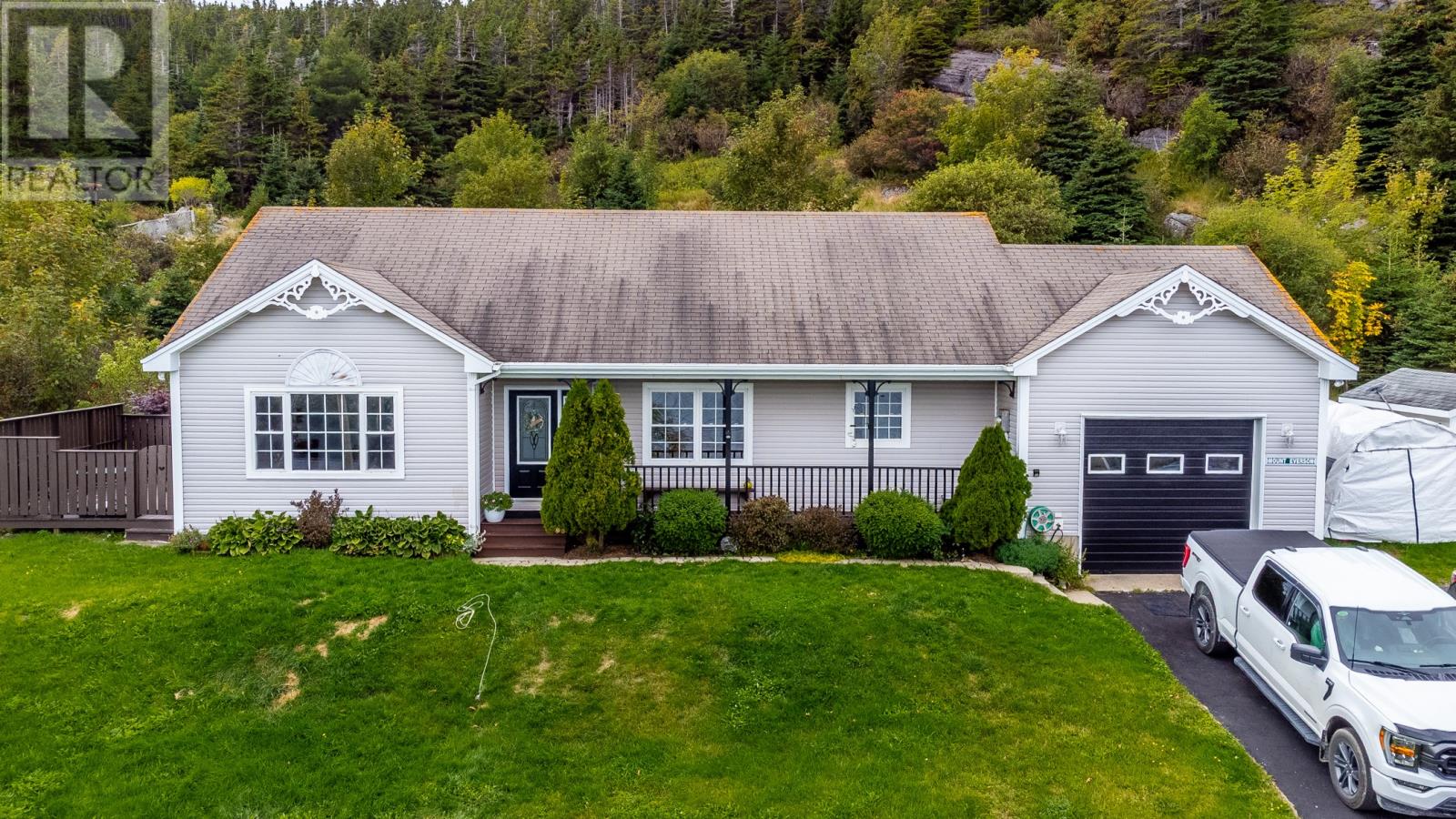 443 Wind Gap Road Property Photo 2