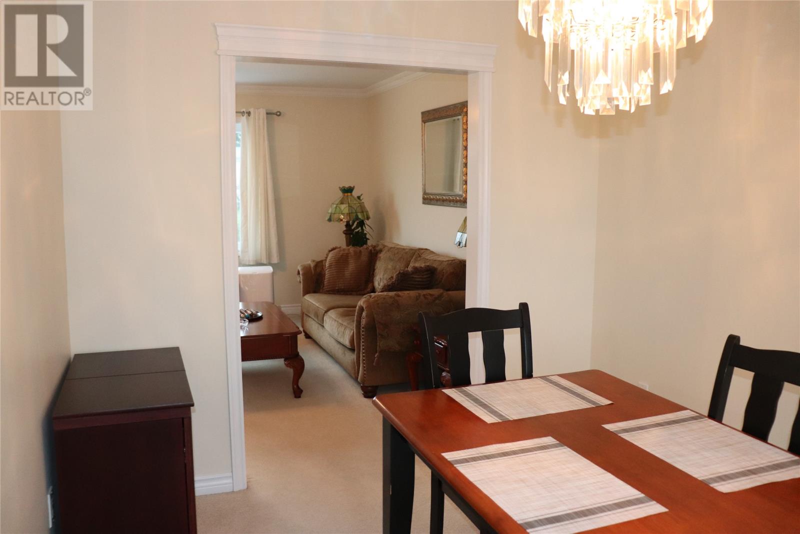 96 Colonial Avenue Property Photo 10
