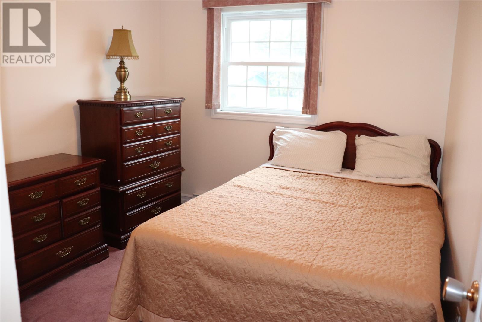 96 Colonial Avenue Property Photo 15