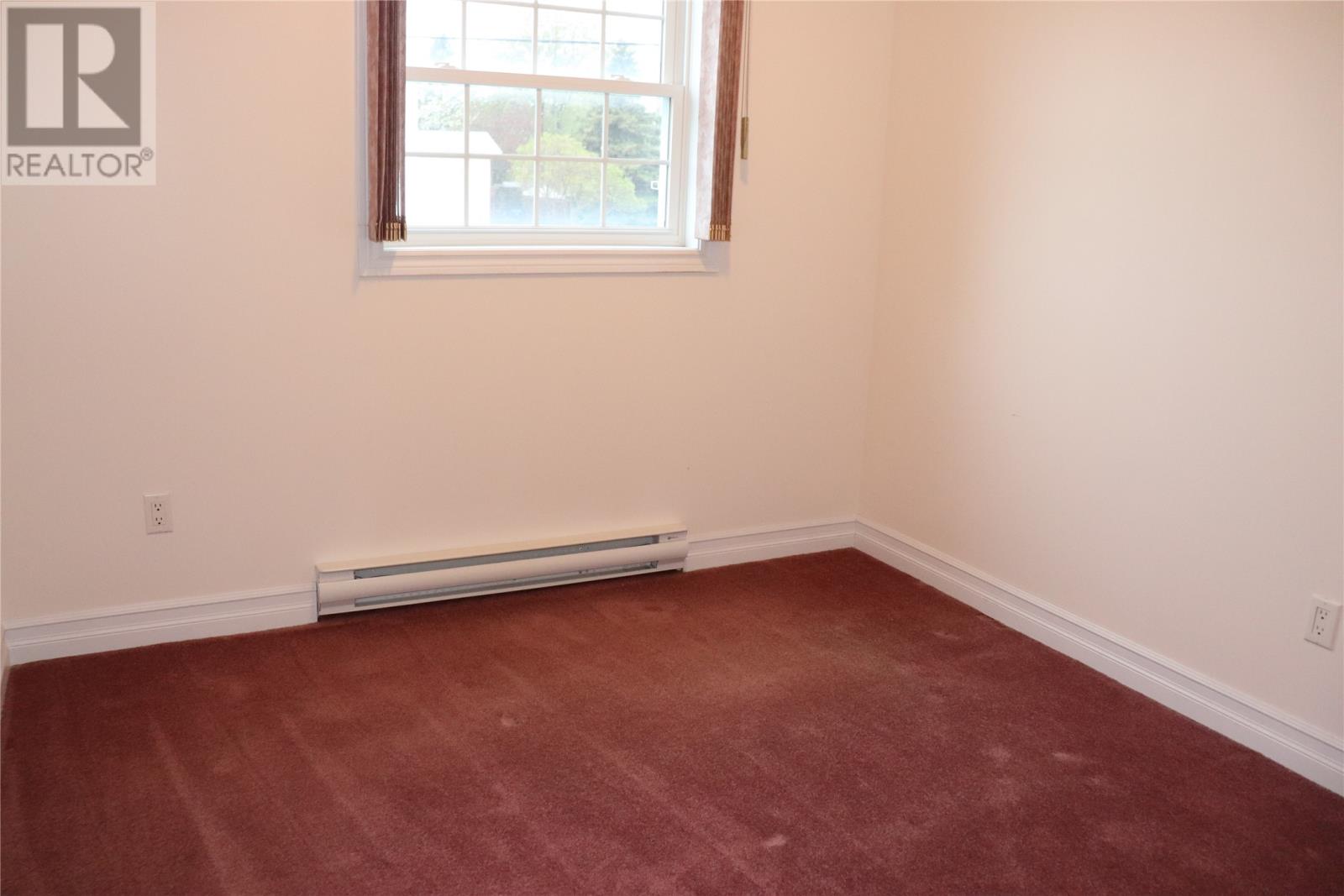 96 Colonial Avenue Property Photo 16