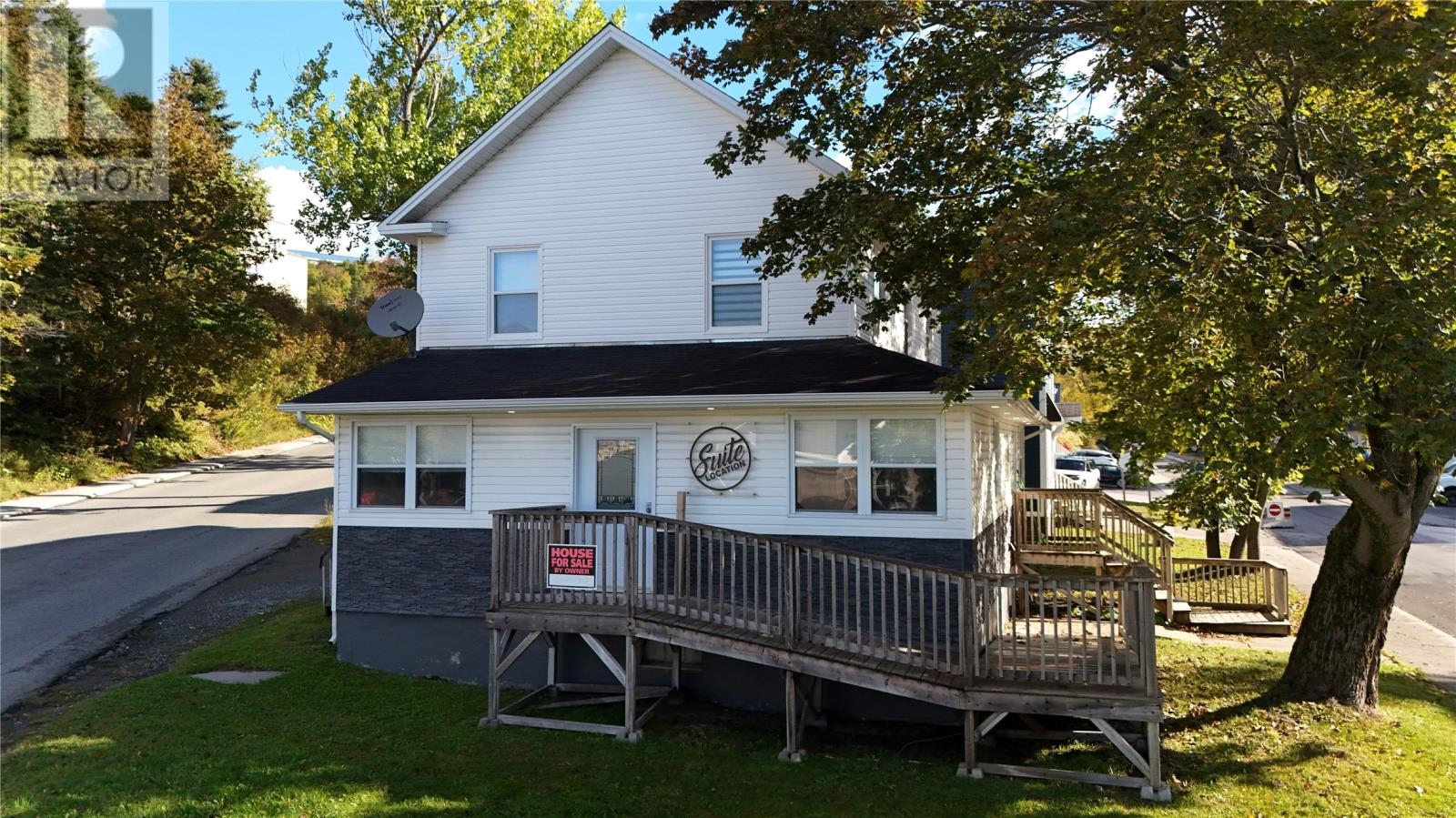 11 East Valley Road
