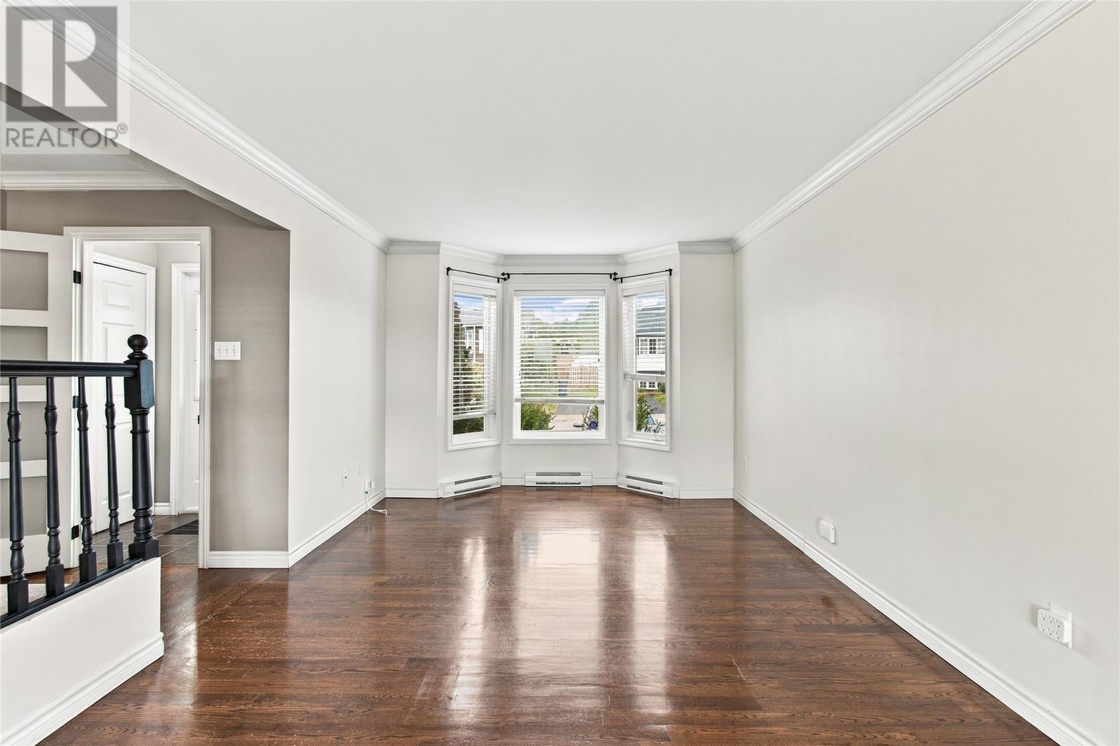 10 Clevedon Crescent Property Photo 4