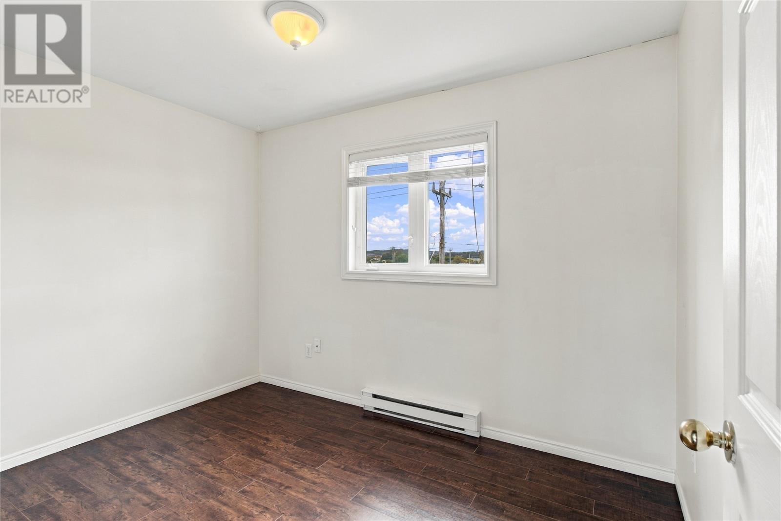 10 Clevedon Crescent Property Photo 14