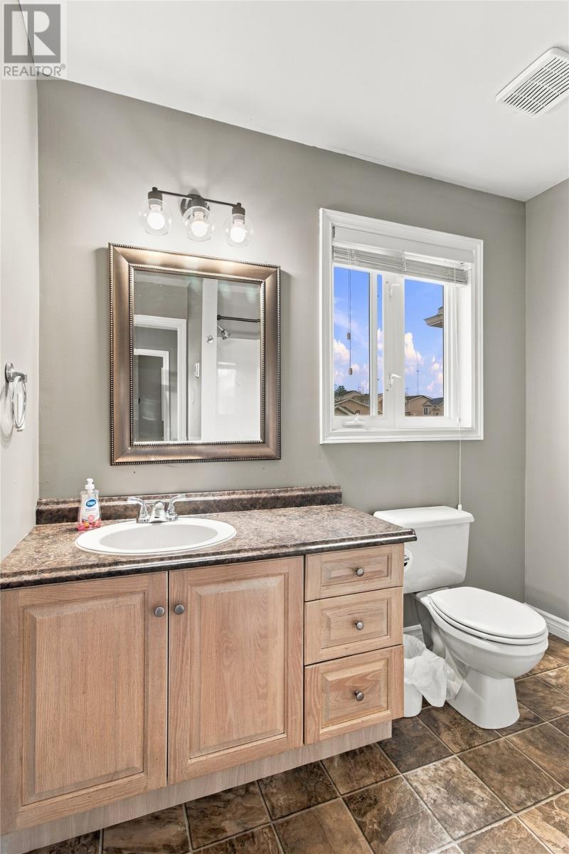 10 Clevedon Crescent Property Photo 16