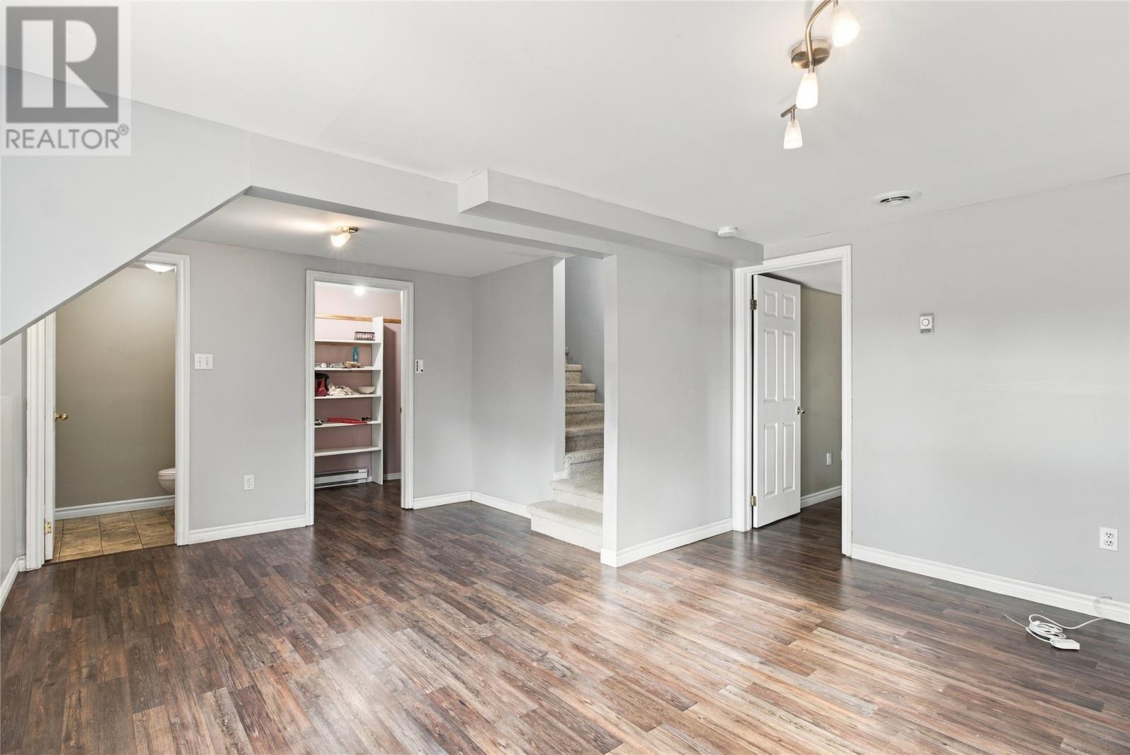 10 Clevedon Crescent Property Photo 19