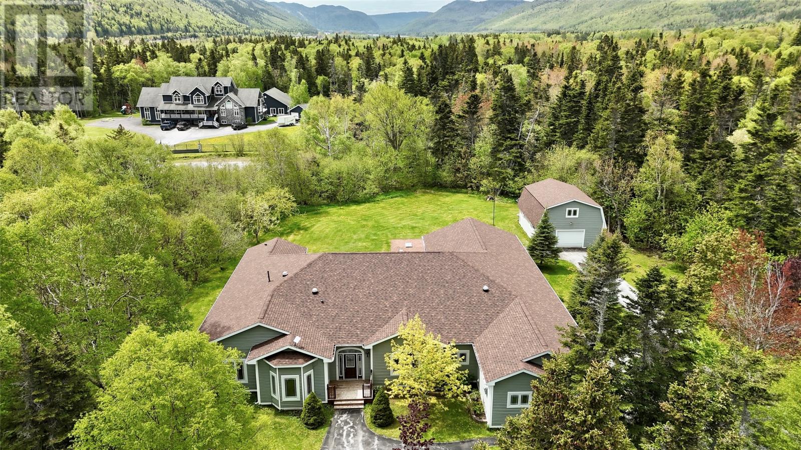 6 Tamarack Street Property Photo 2